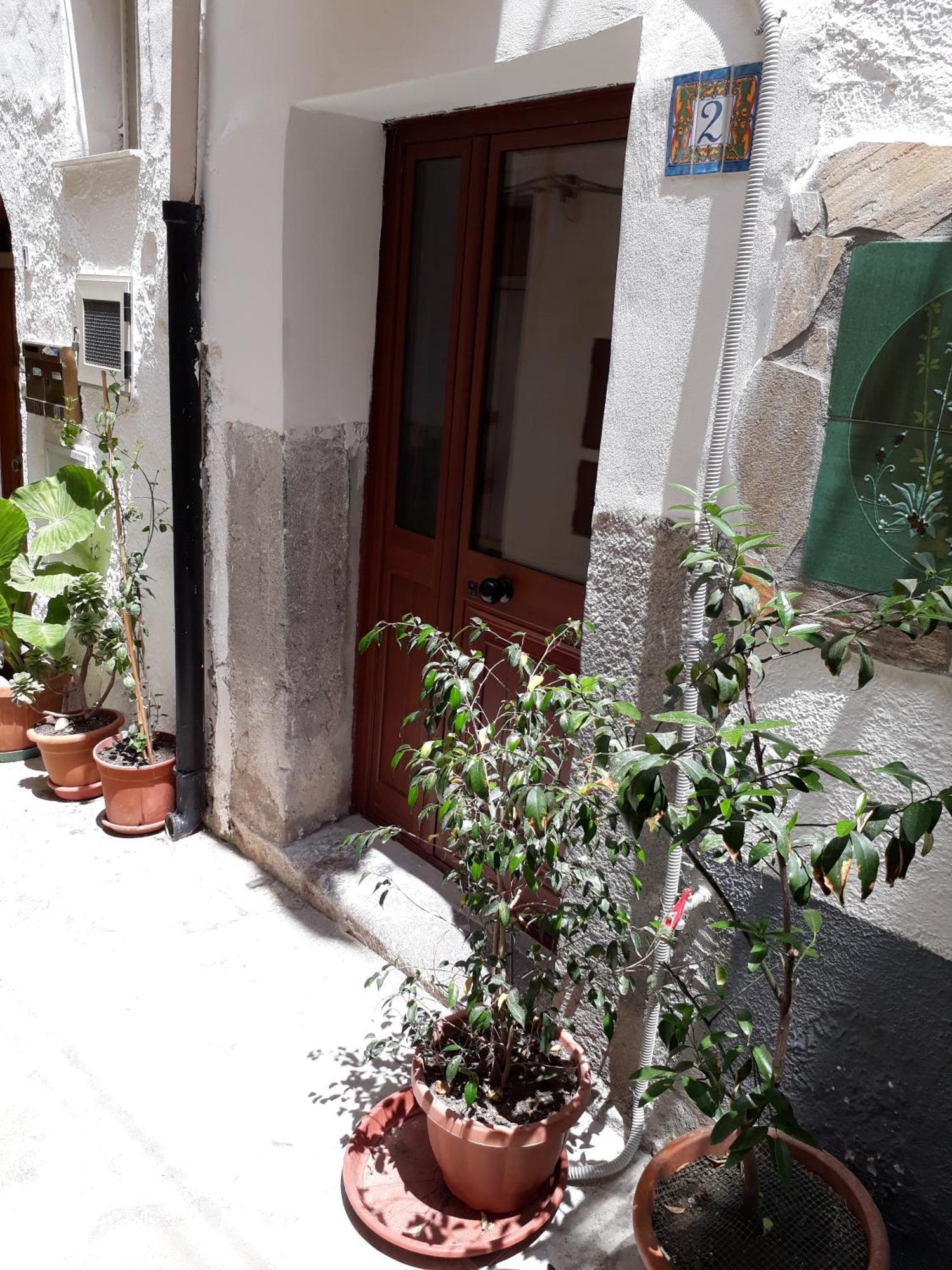 Cortile Maggiore Home Чефалу Екстериор снимка