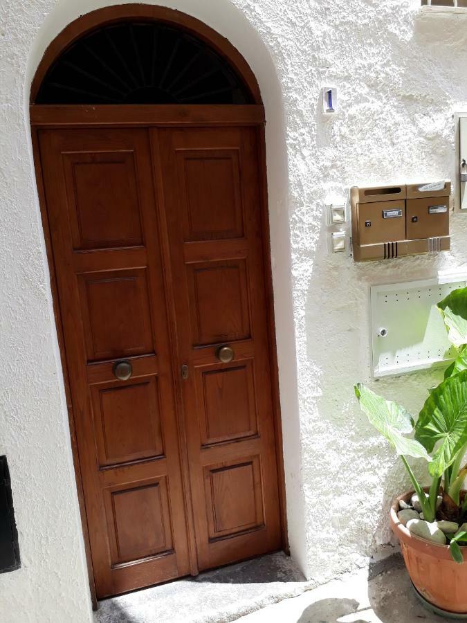Cortile Maggiore Home Чефалу Екстериор снимка